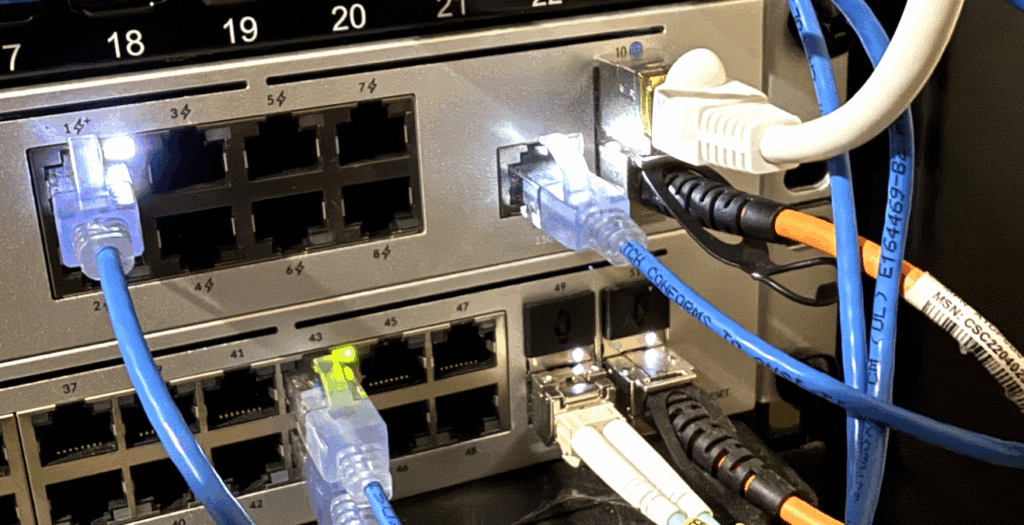 Unifi UDM SE with ethernet and SFP connected
